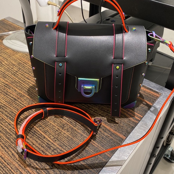 Michael Kors Manhattan Medium Leather Satchel - Picture 9 of 9